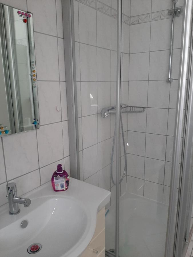 Familienfreundliche Ferienwohnung Auf Dem Lande Monteur Wohnung Hessisch Oldendorf Esterno foto
